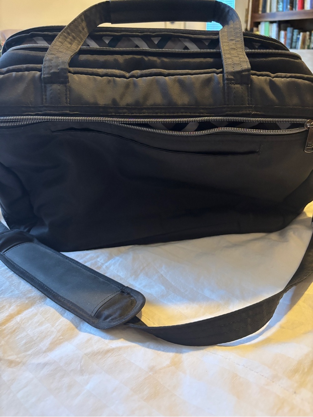 LUG PJ Duffle - Picture 2 of 8